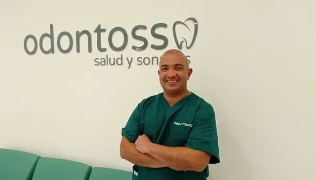 Odontoss instalaciones y personal clínica Antequera